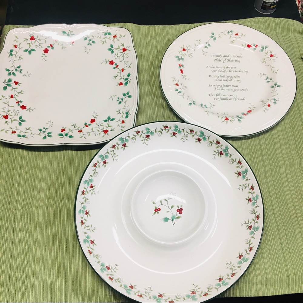 Pfaltzgraff winterberry set of 3